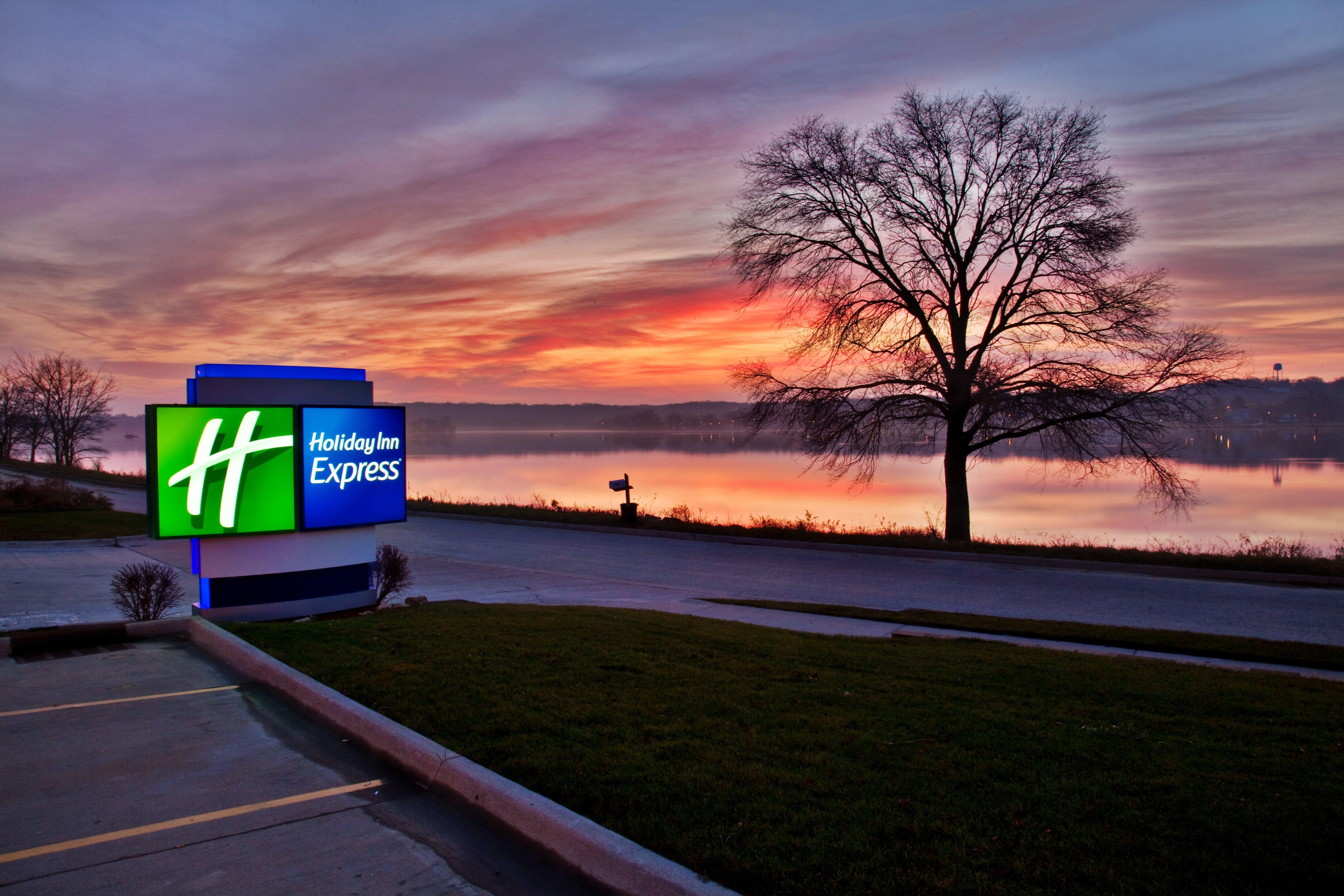 Holiday Inn Express Le Claire Riverfront-Davenport By Ihg Luaran gambar